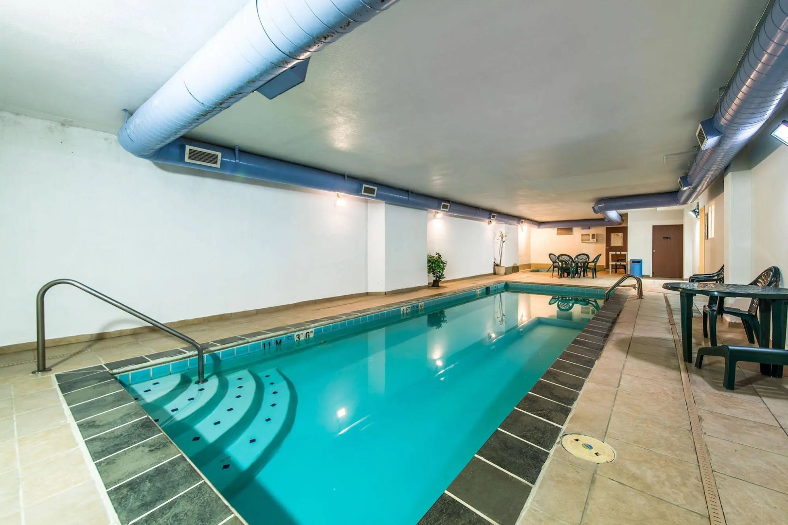 Days Inn by Wyndham Thornton