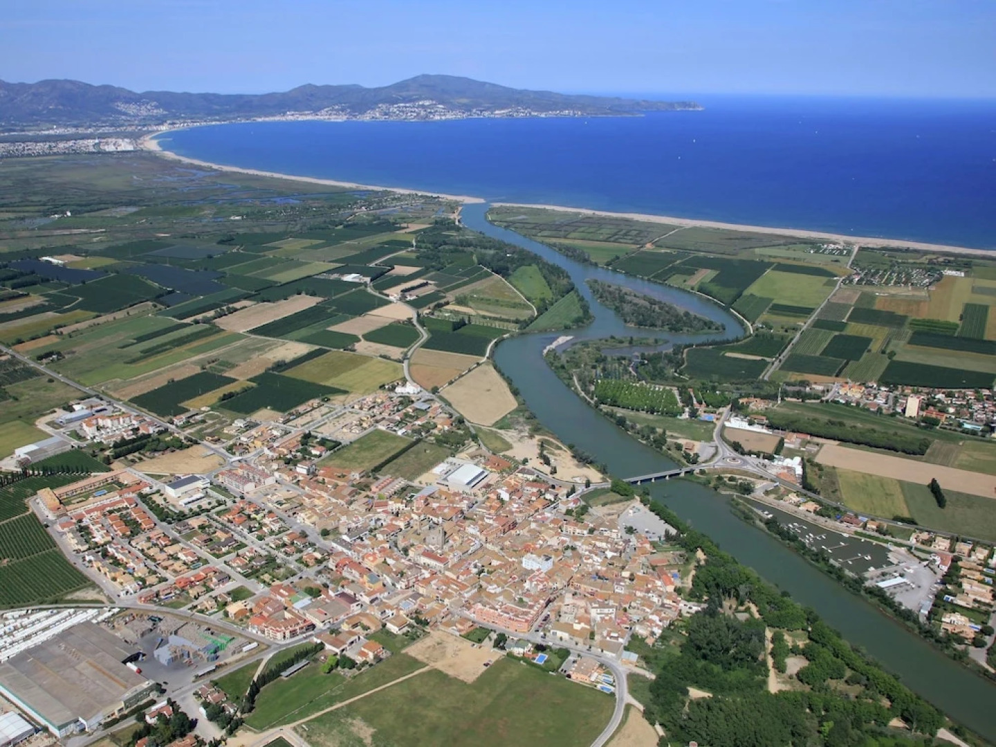 Modern Holiday House in St Pere Pescador With Swimming Pool