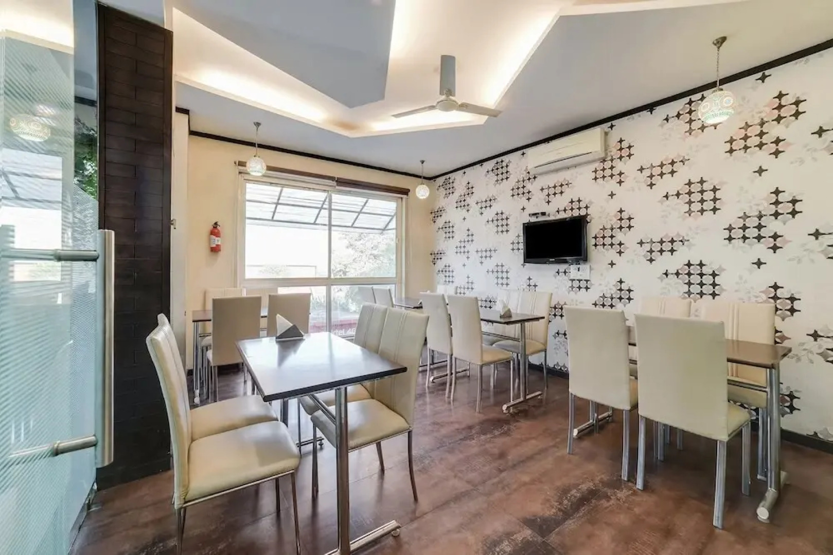 Wind Cross By OYO Rooms