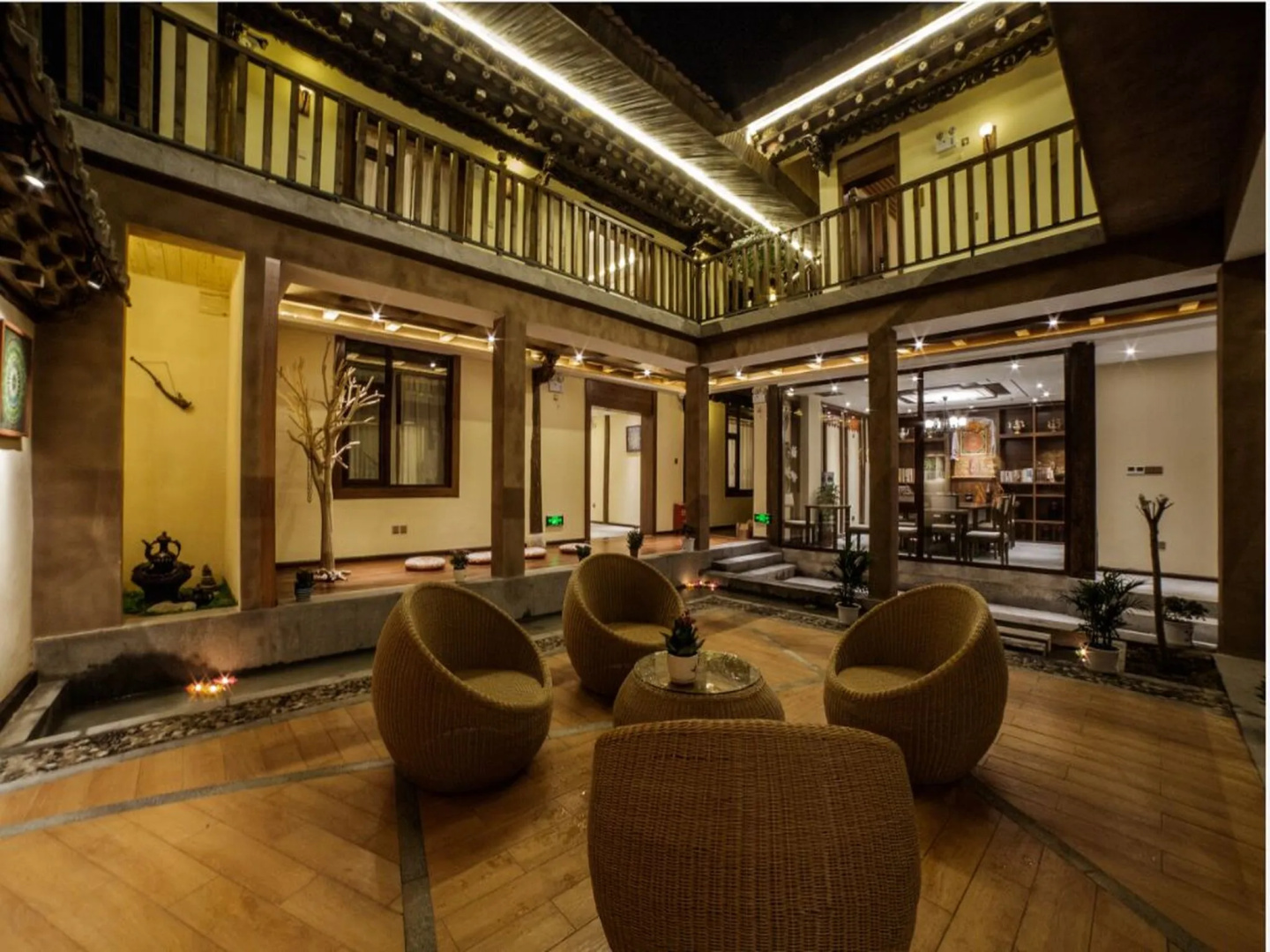Blossom Dynasty Inn