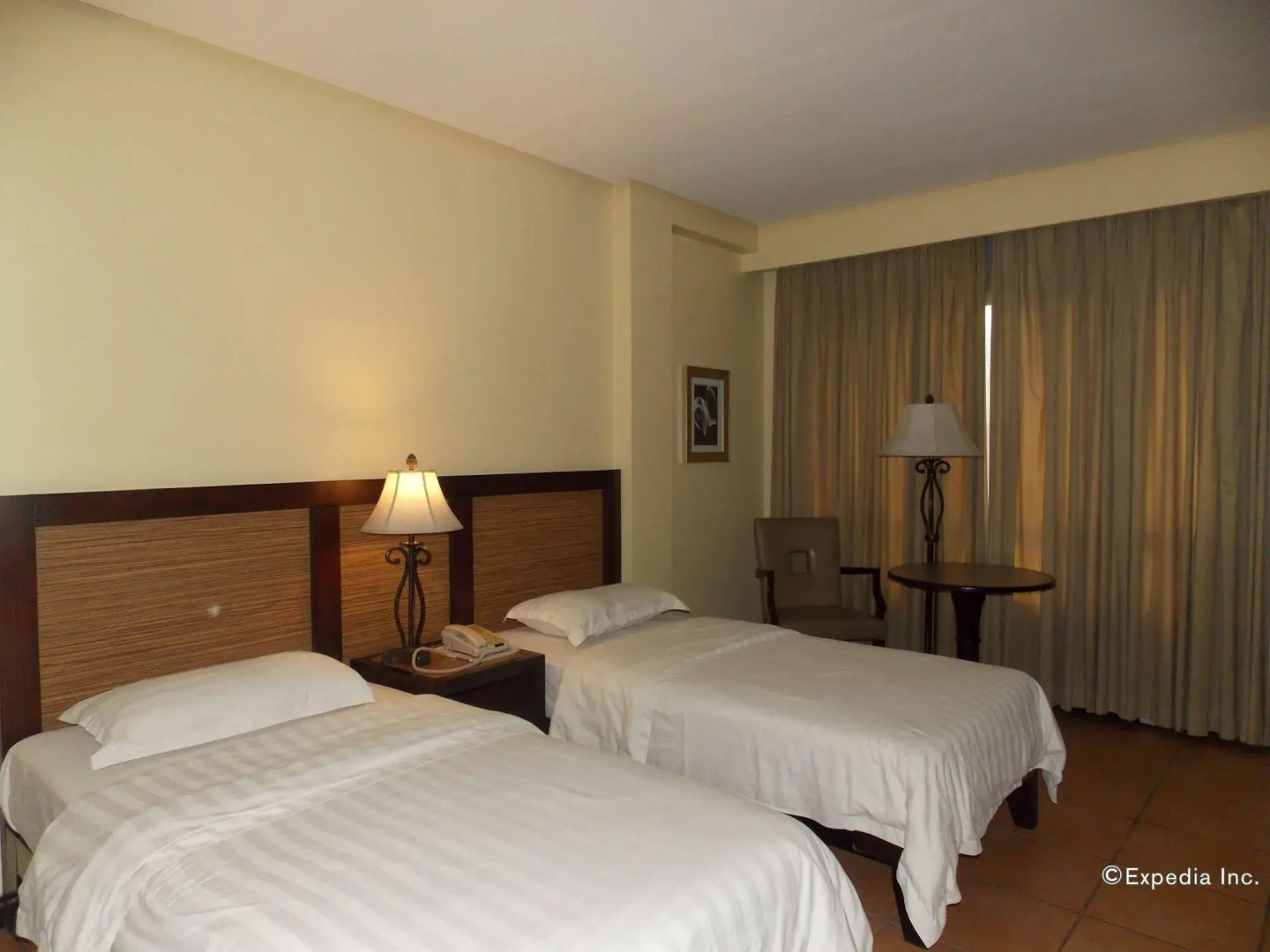 Planta Centro Bacolod Hotel & Residences