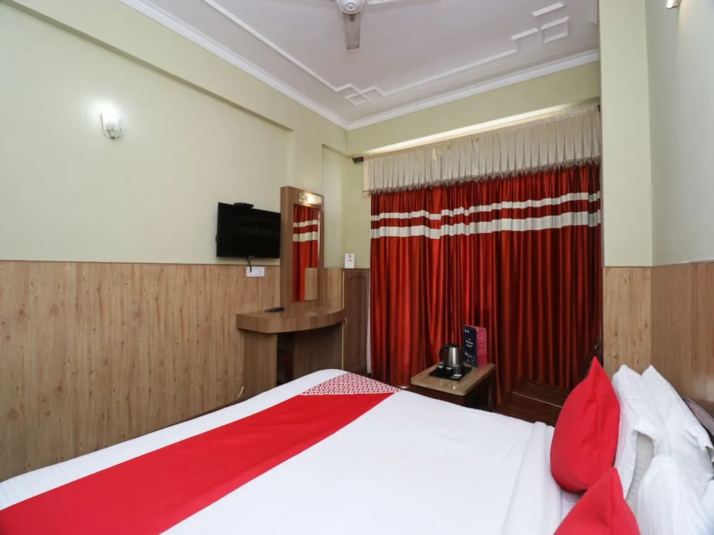 OYO 22075 Hotel Bali Palace