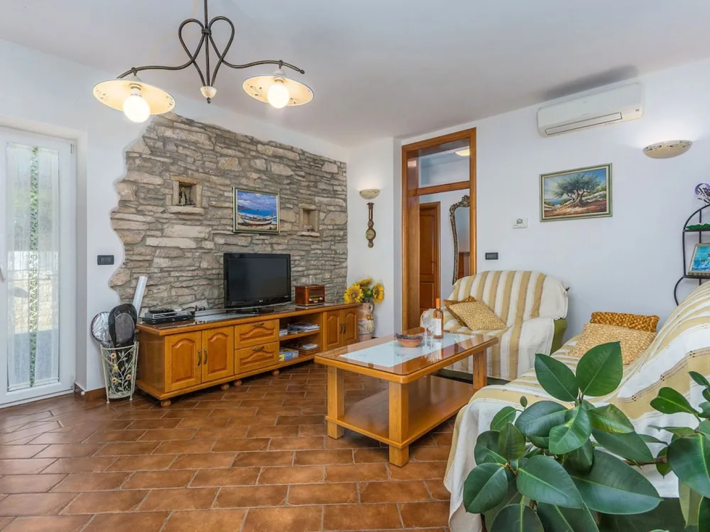 Spacious Holiday Home with Beautiful Sea View From All Parts of the House