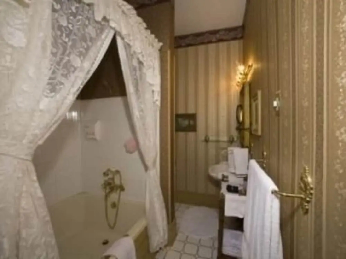 Port City Victorian Inn