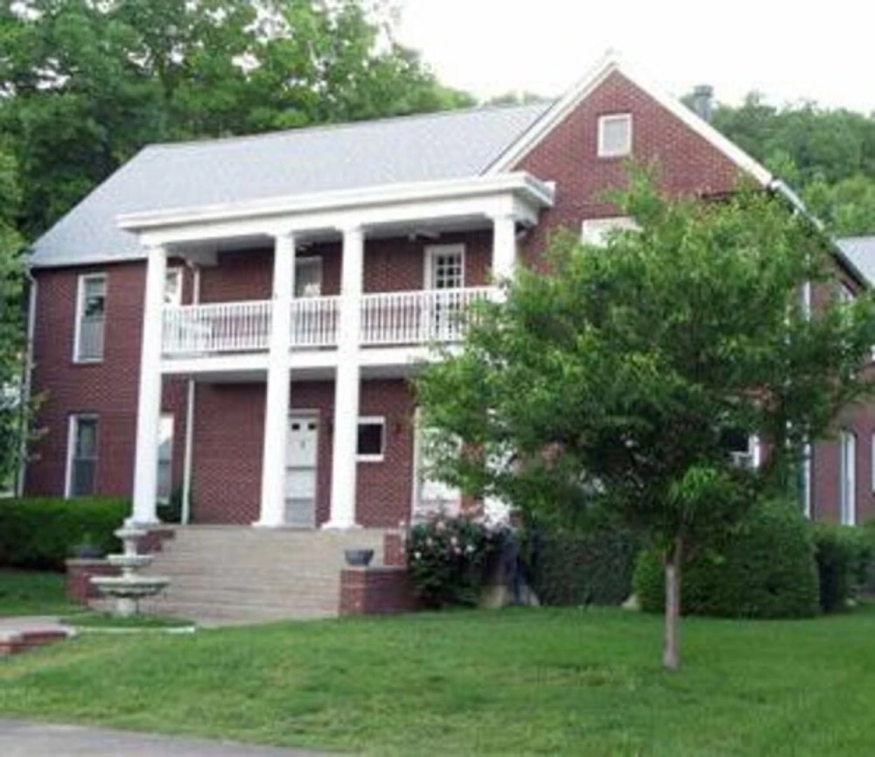 Kuttawa Harbor House