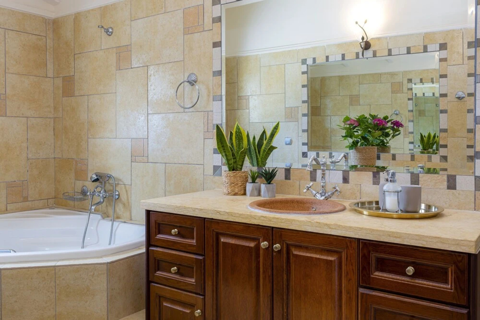 Solaris Methea Deluxe Suites