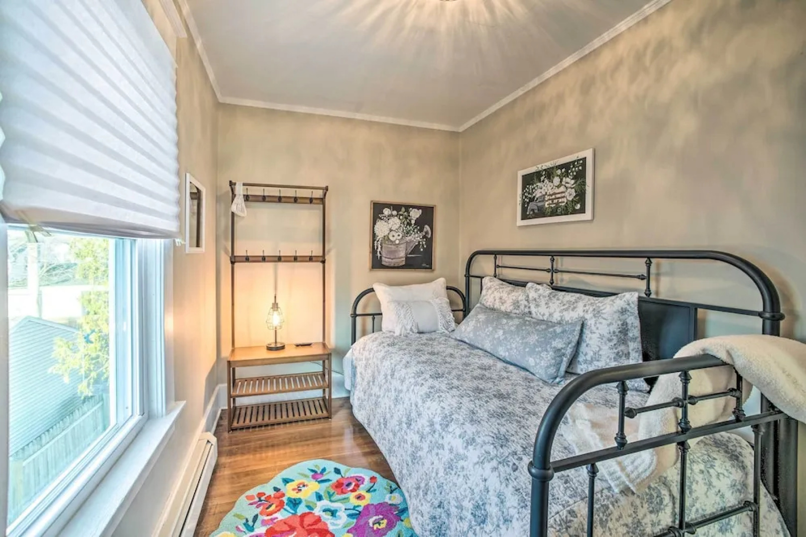 Family-friendly Glens Falls Home w/ Sun Porch