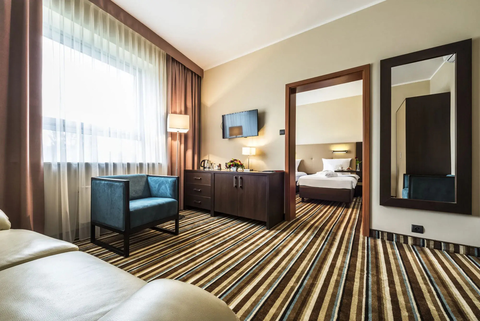 Hotel Victor Pruszkow By Desilva