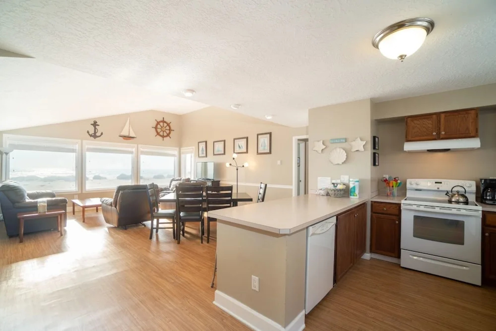 A Shore Thing 2 Br cottage by RedAwning