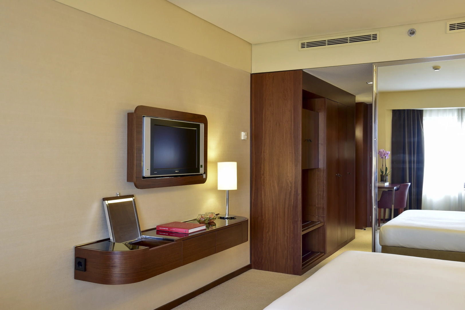 Porto Palácio Hotel by The Editory