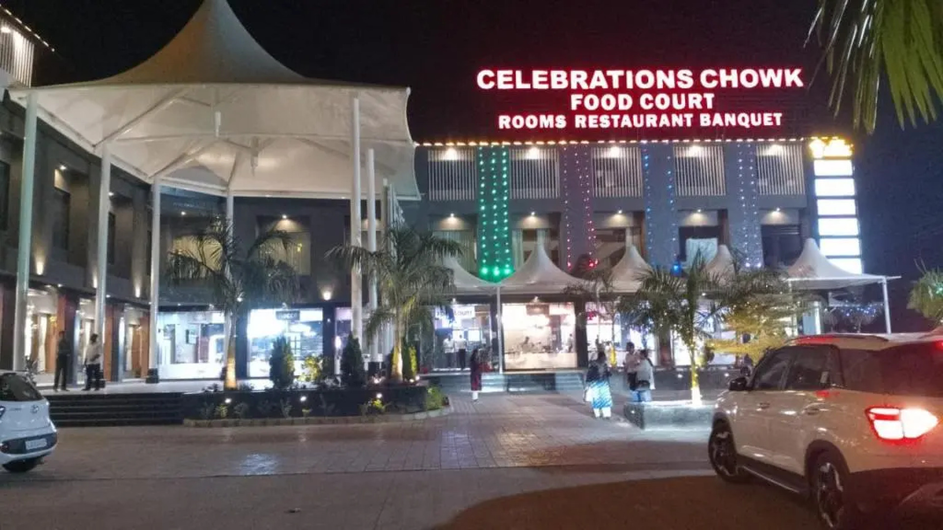 Hotel Maple Tree Inn