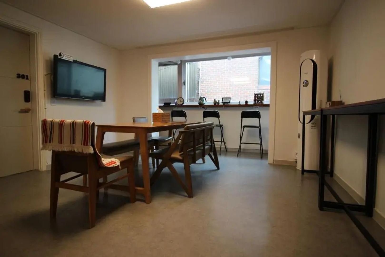 Crossroad Backpackers