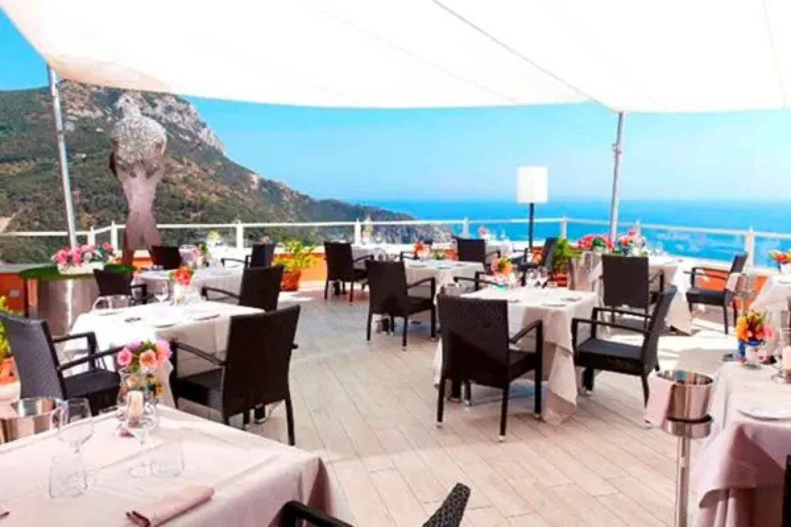 House in exclusive private consortium Beach and swimming pool