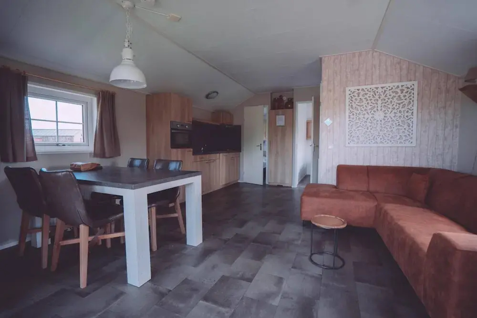 Pondside Stay w/ Kitchen