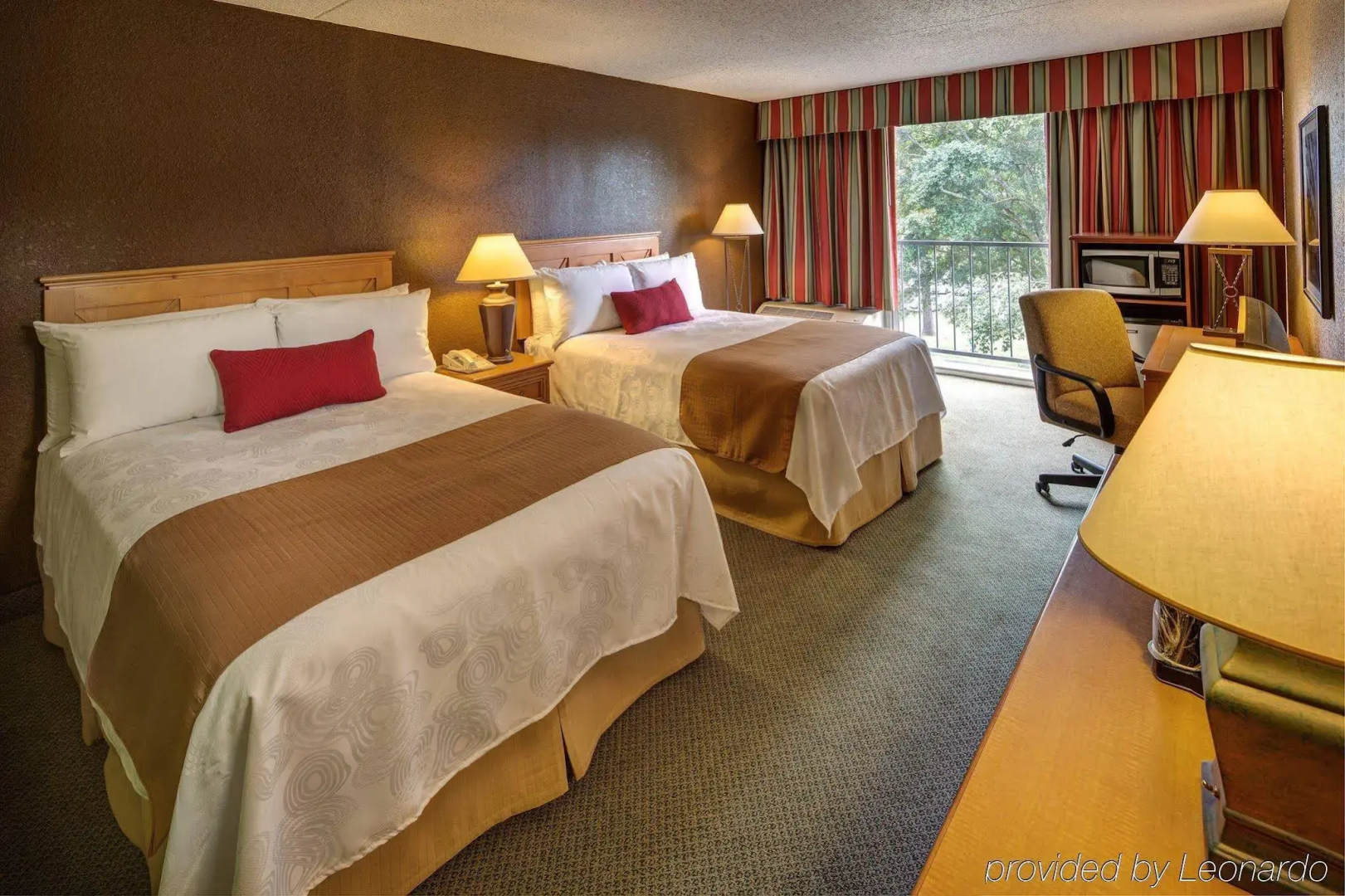 Historic Whispering Woods Hotel & Conference Center