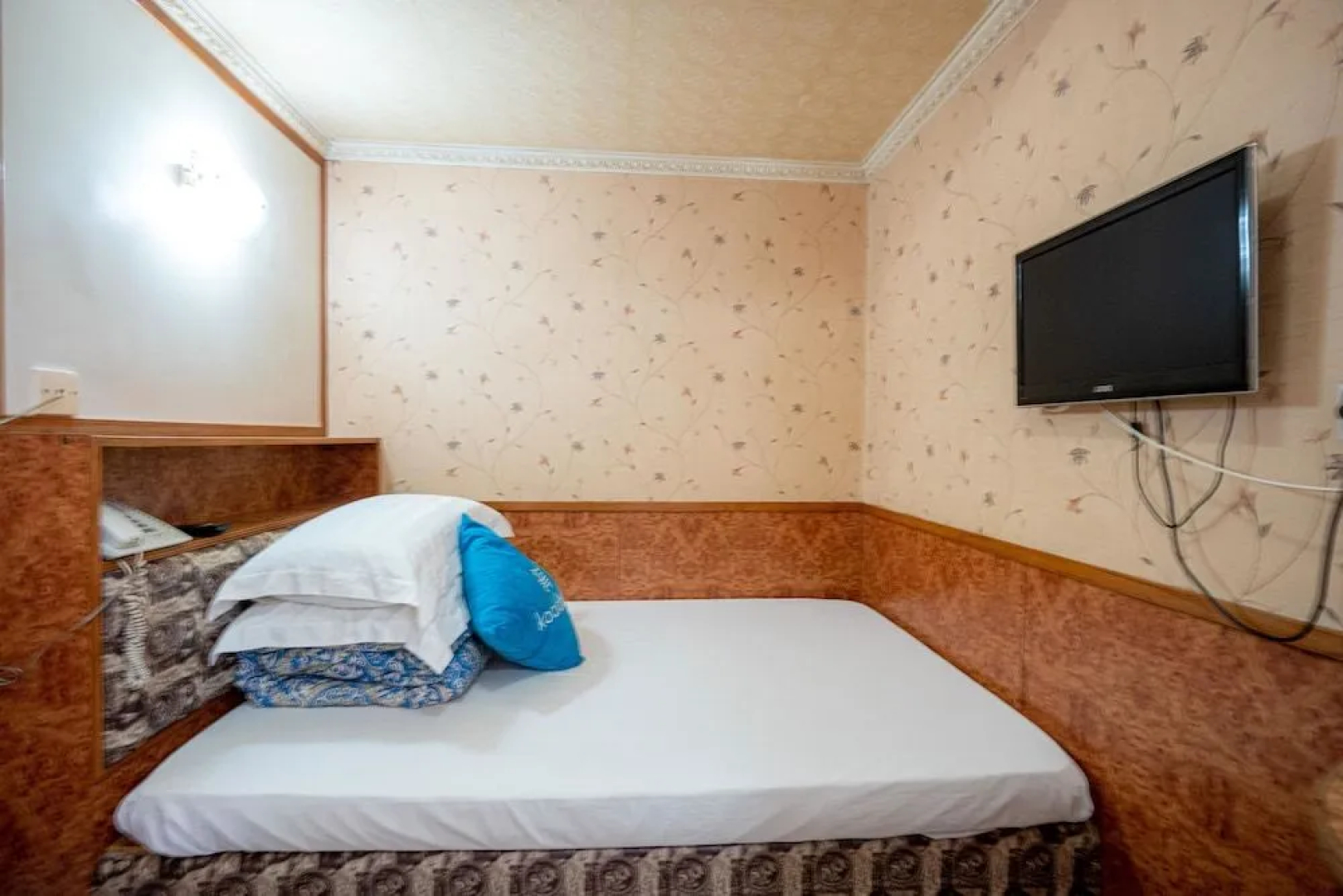 Chung King Hotel (Managed by Koalabeds Group)