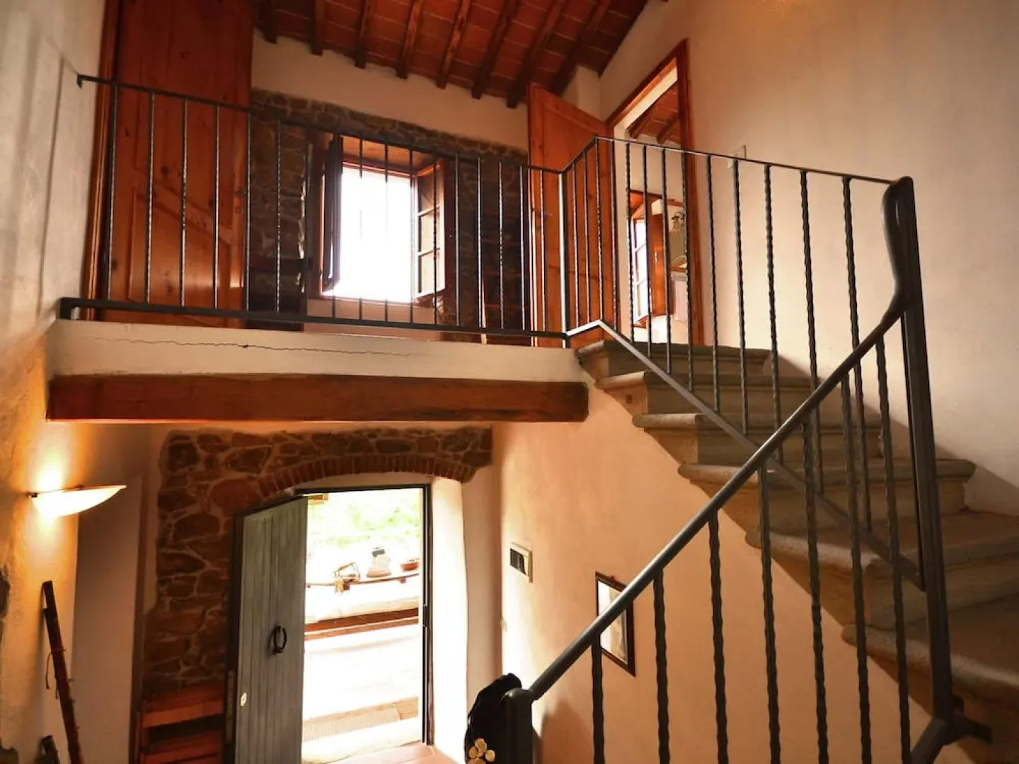 Vintage Cottage in Pescia with Hot Tub
