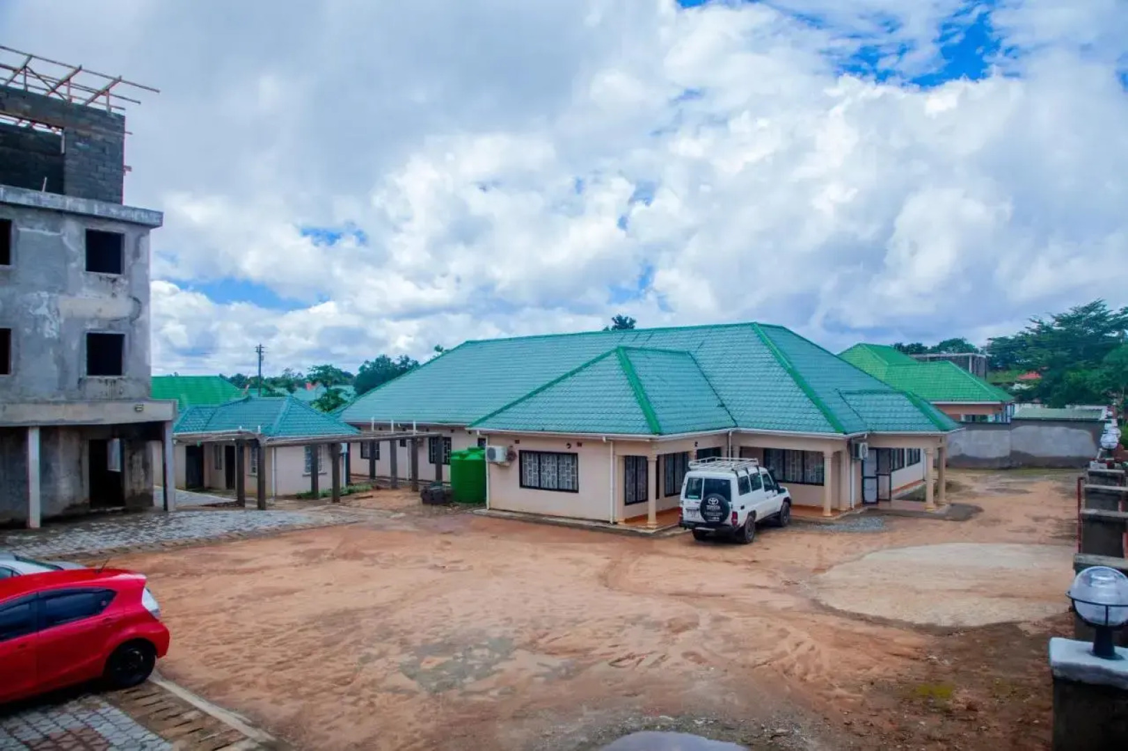 Glitz Cloud 9 Suites