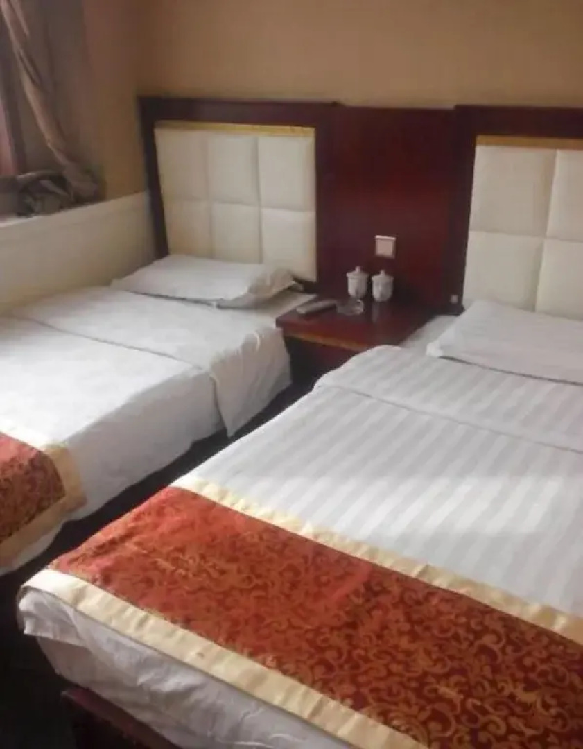 Zhengping Business Hotel