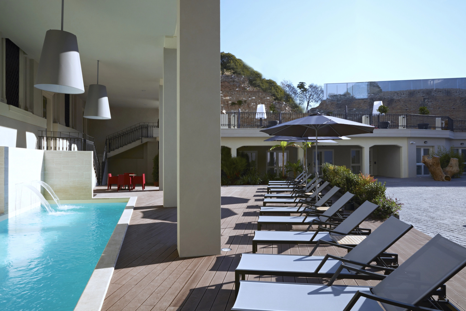 Отель The Building