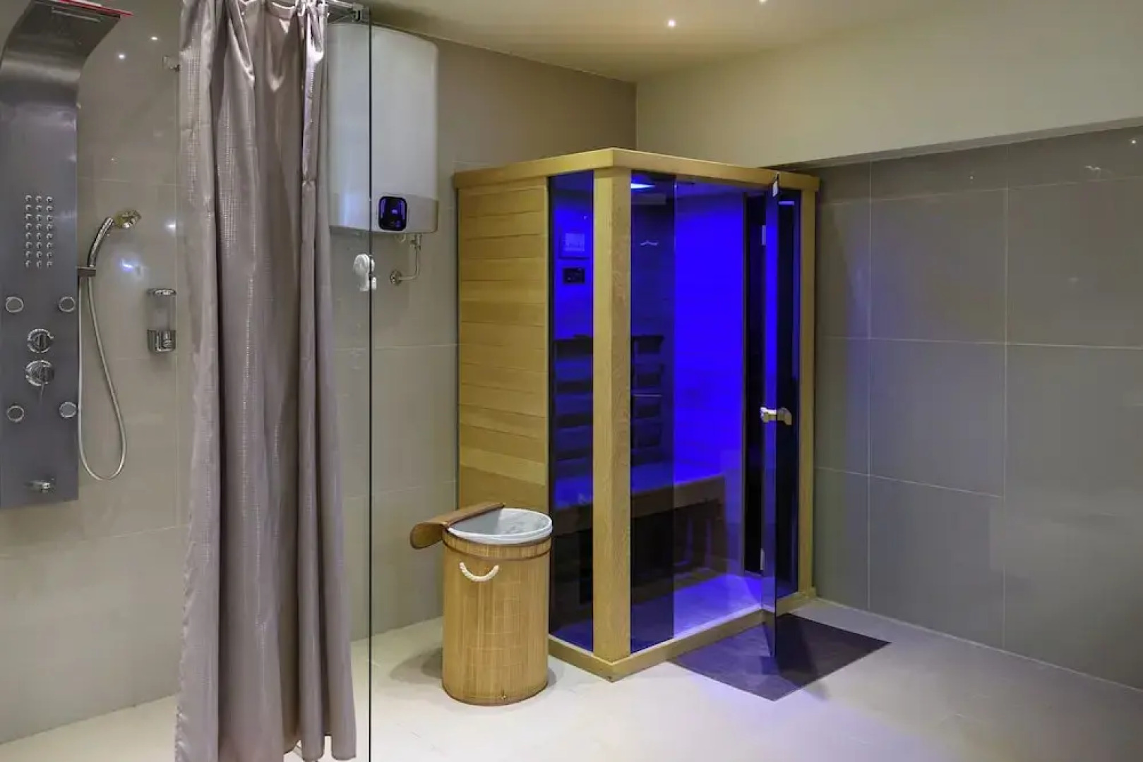 Xspa Apartment Cryptocurrency pay Available