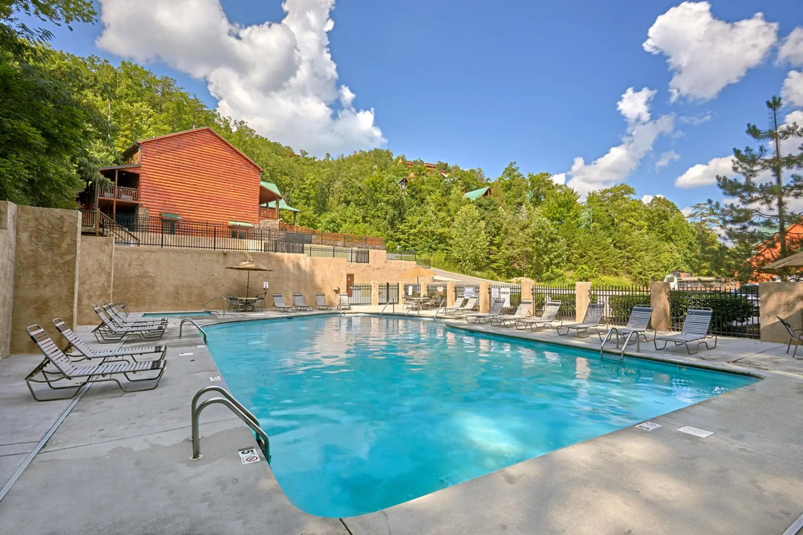 A Mountain View Theater Lodge Holiday home