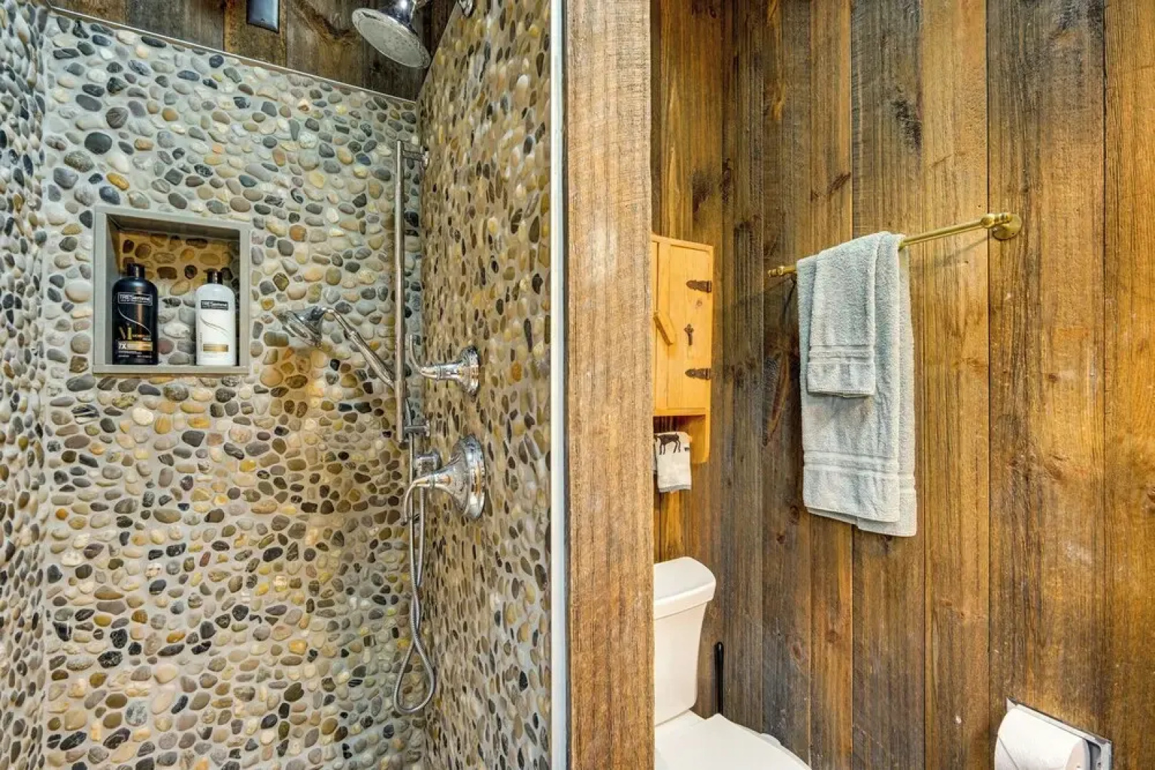 Jamaica Vacation Home w/ Deck: 8 Mi to Skiing!