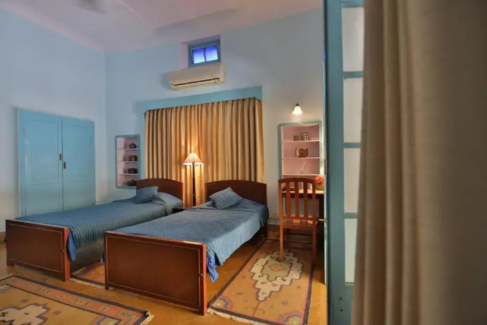 Roop Niwas Kothi, Near Mandawa