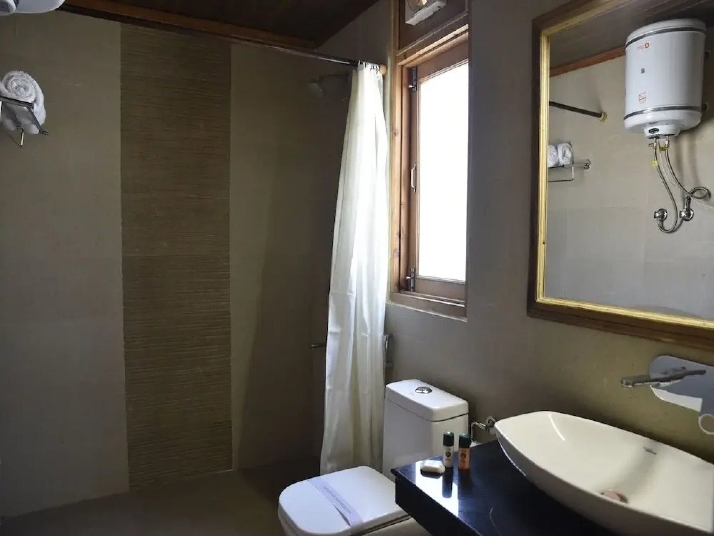 OYO Rooms Apple Orchards Gadherni