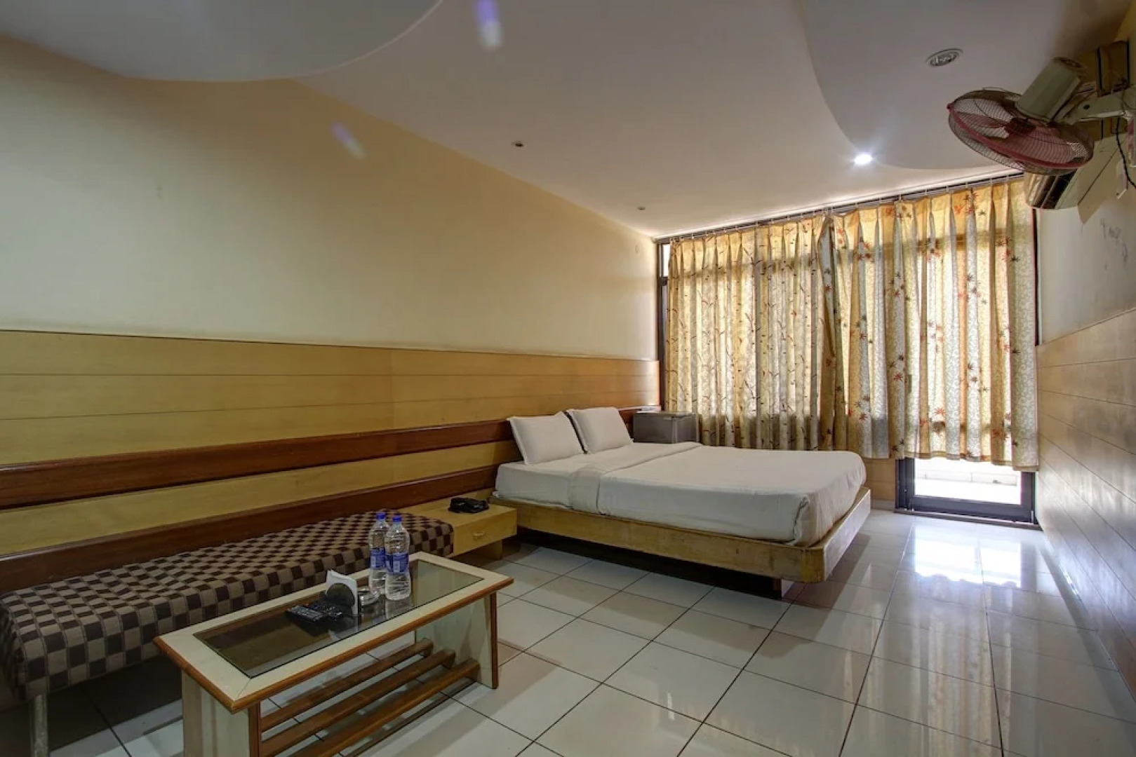 SPOT ON 40409 Hotel Rajsangam International