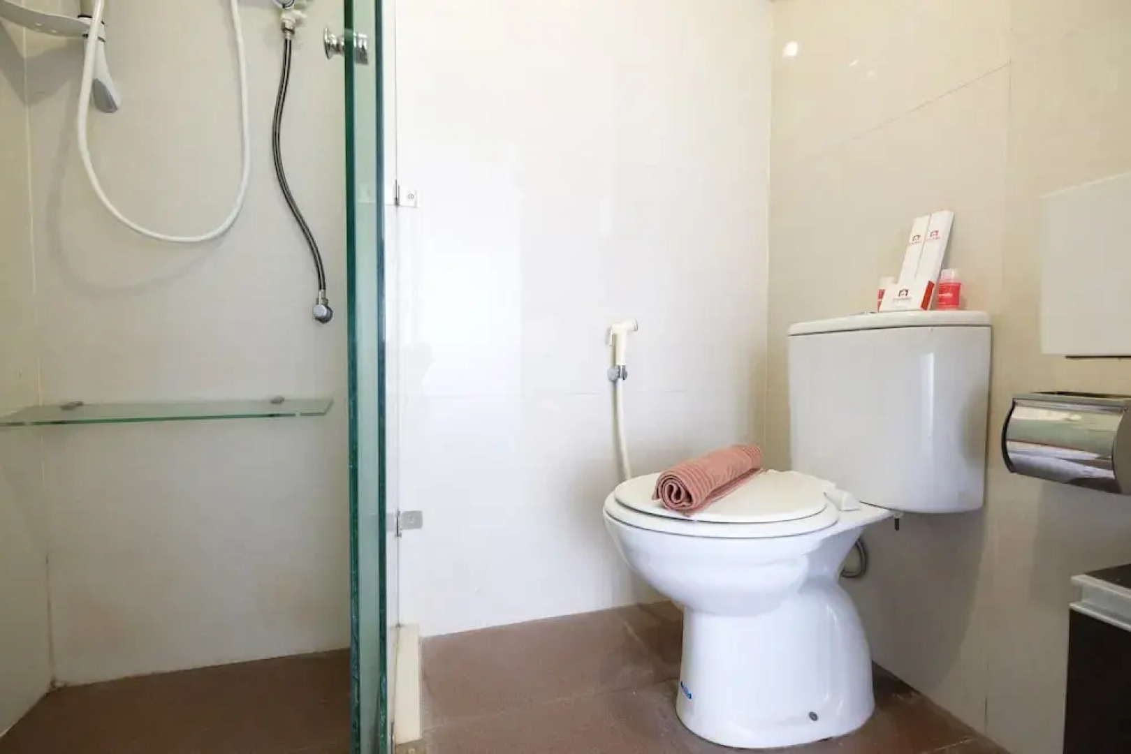 Modern 2BR Mutiara Bekasi Apartment