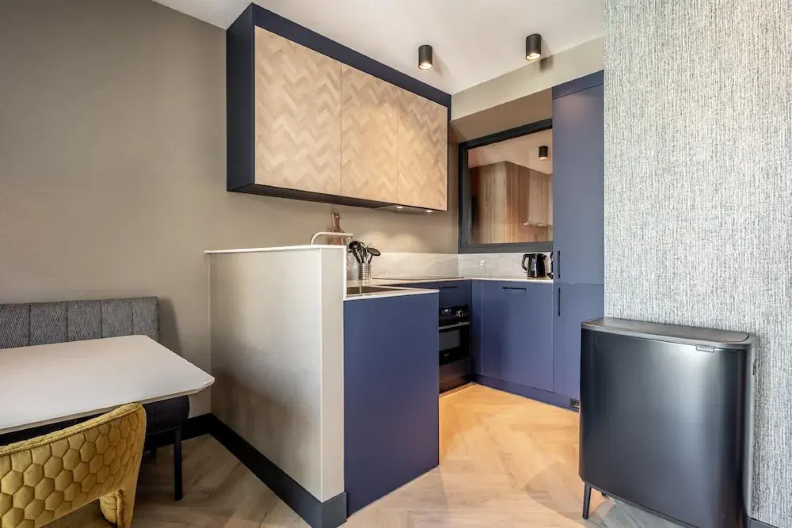 Stylish 2-bedroom Apartment in Delft