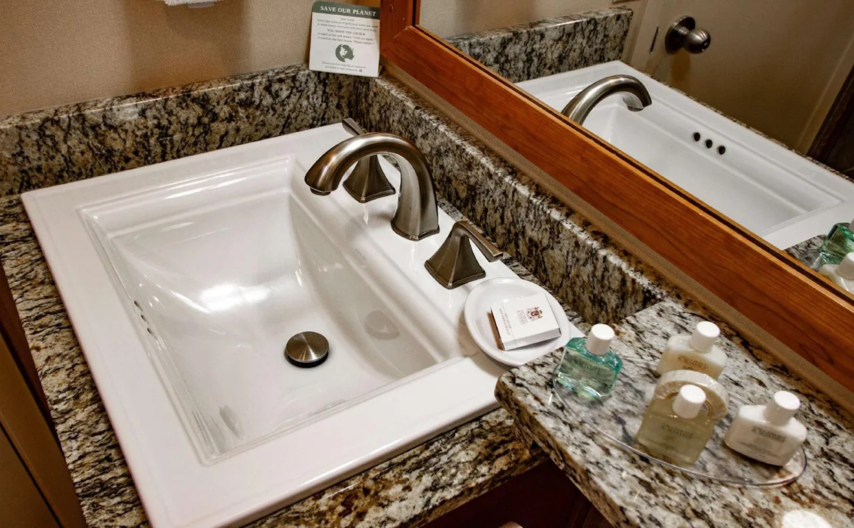 Mirabeau Park Hotel & Convention Center