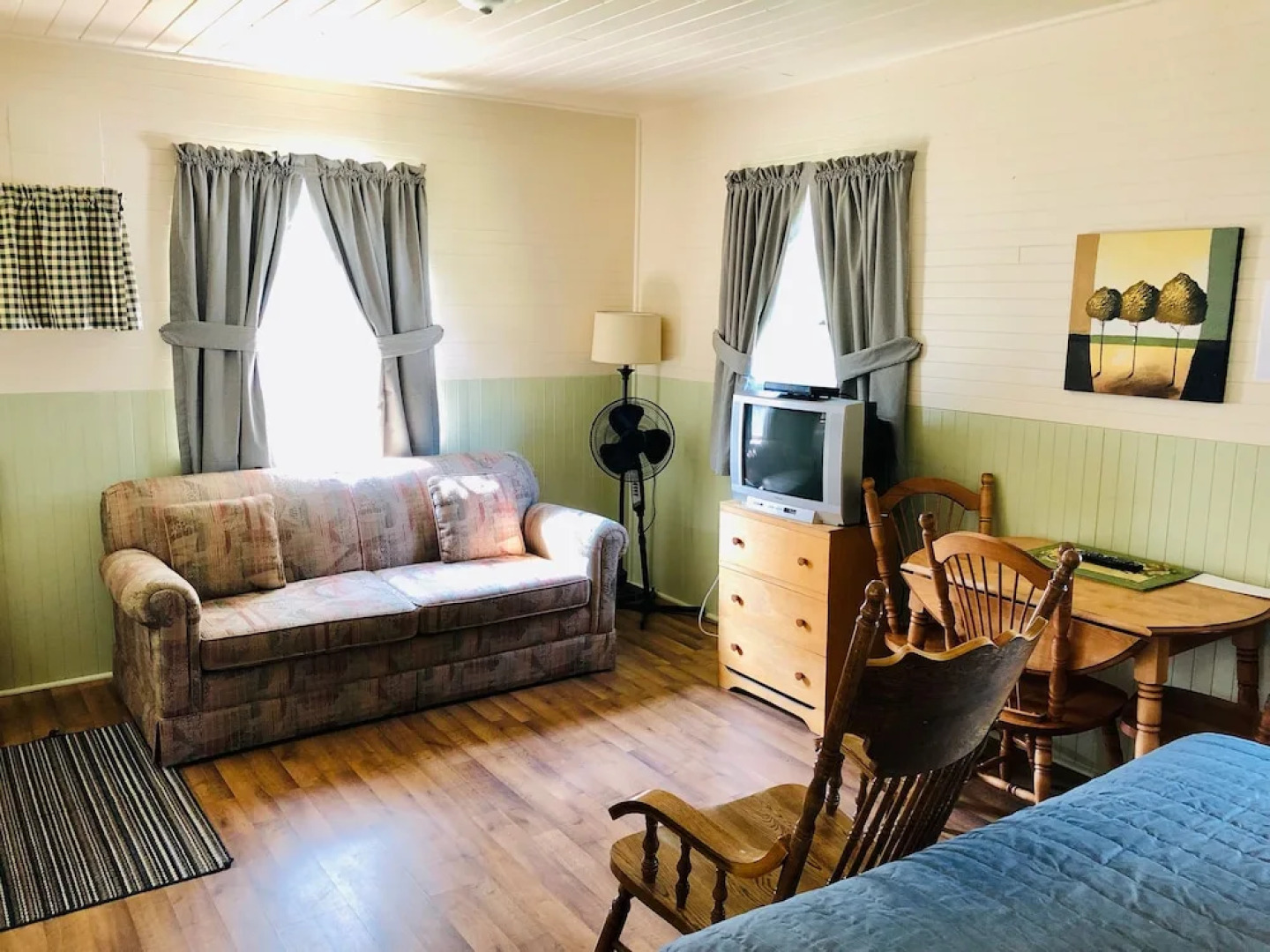 Green Gables Bungalow Court