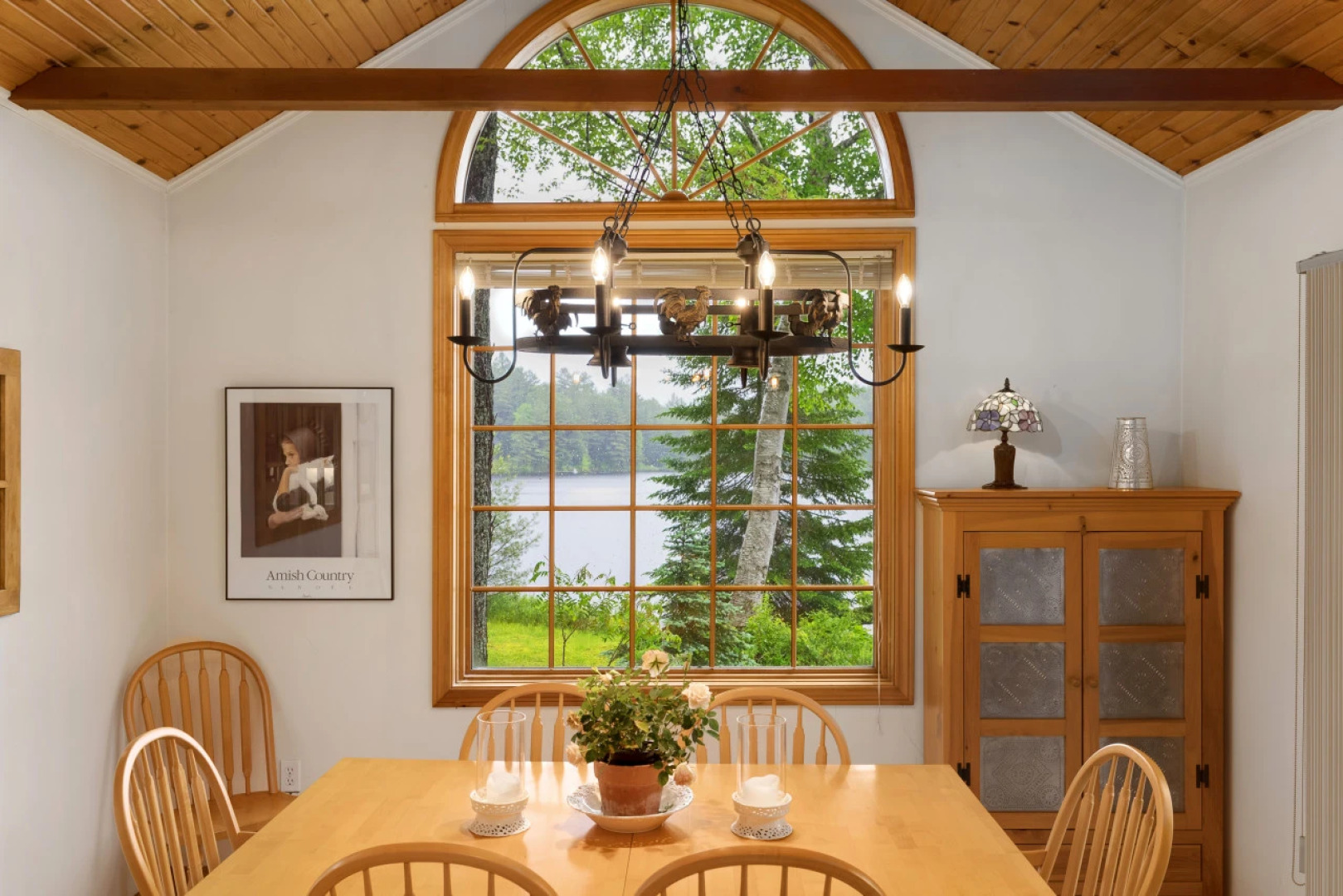 Bear Essentials Lakefront Hideaway