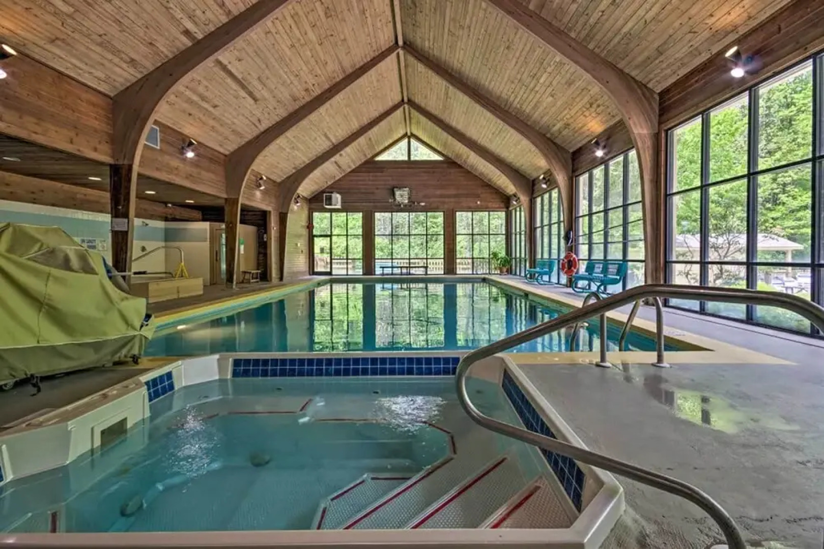 Sapphire Log Cabin w/ Wraparound Deck + Fire Pit!