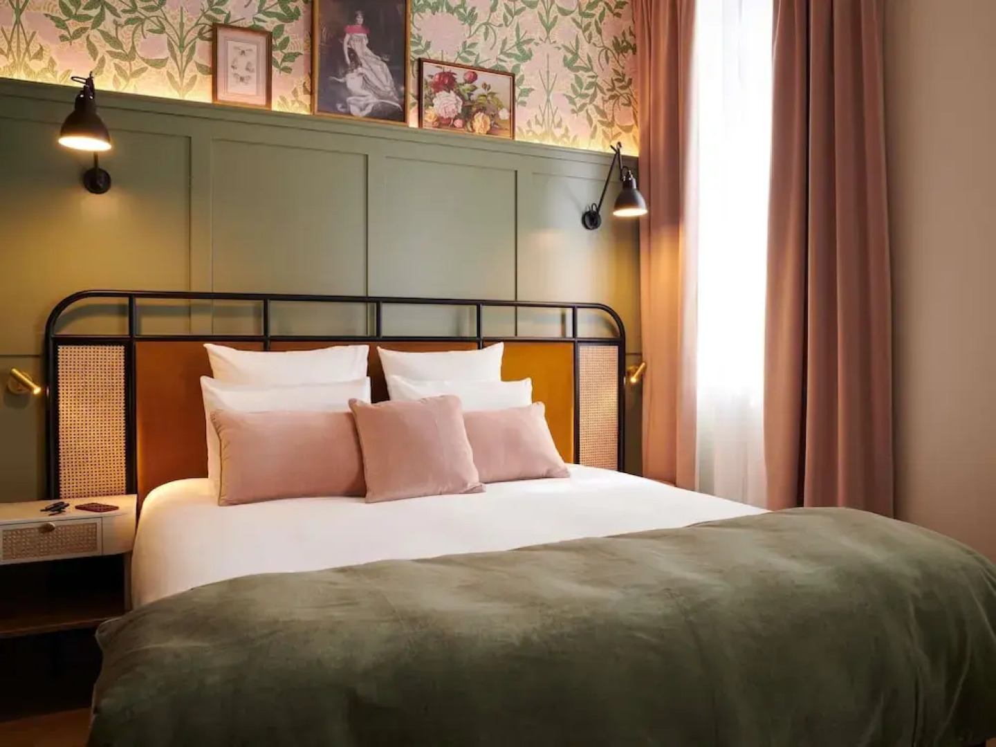 Square Lodge Hotel La Roche Sur Yon - Handwritten Collection