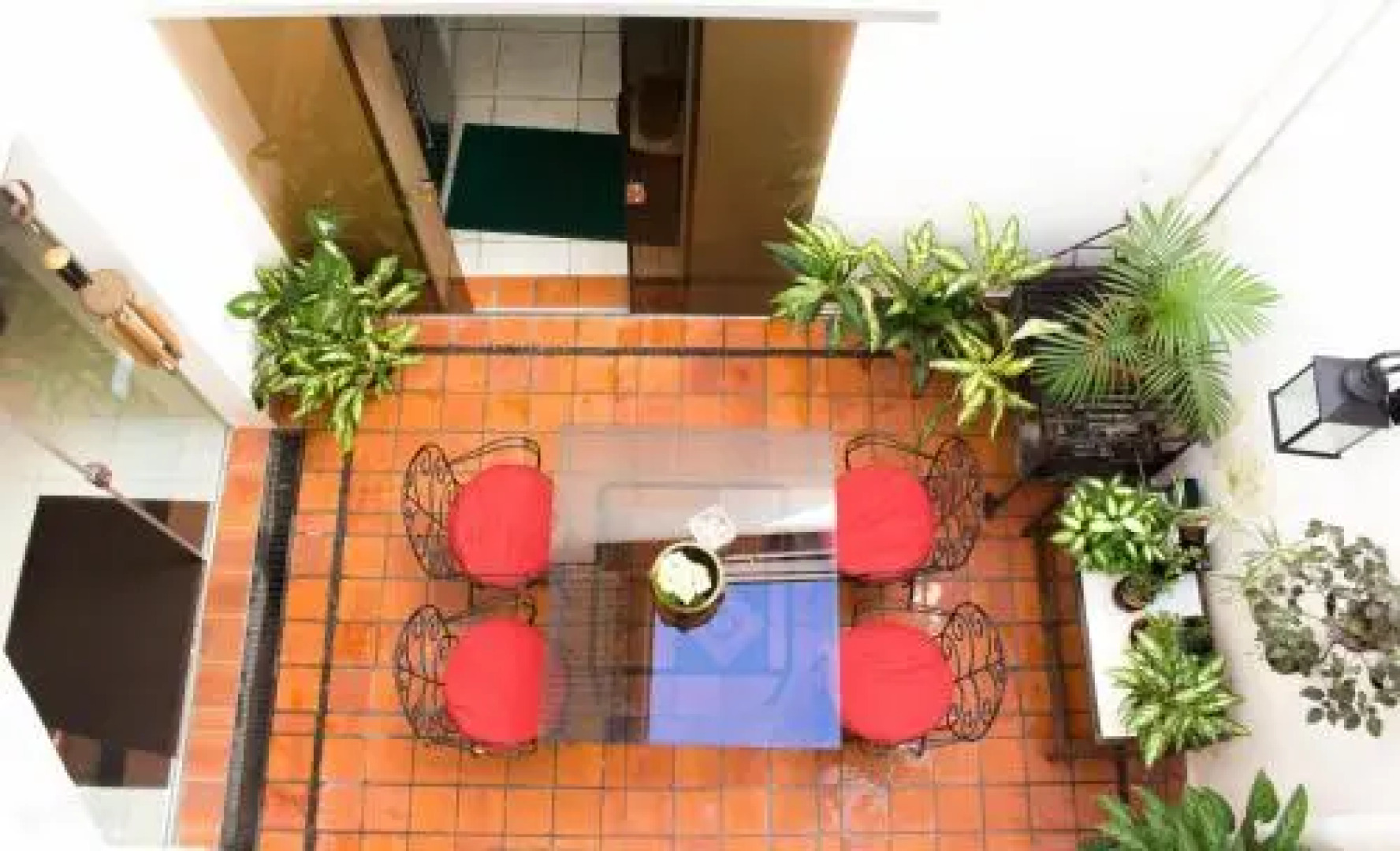 Giuseppe Hostal & Suites