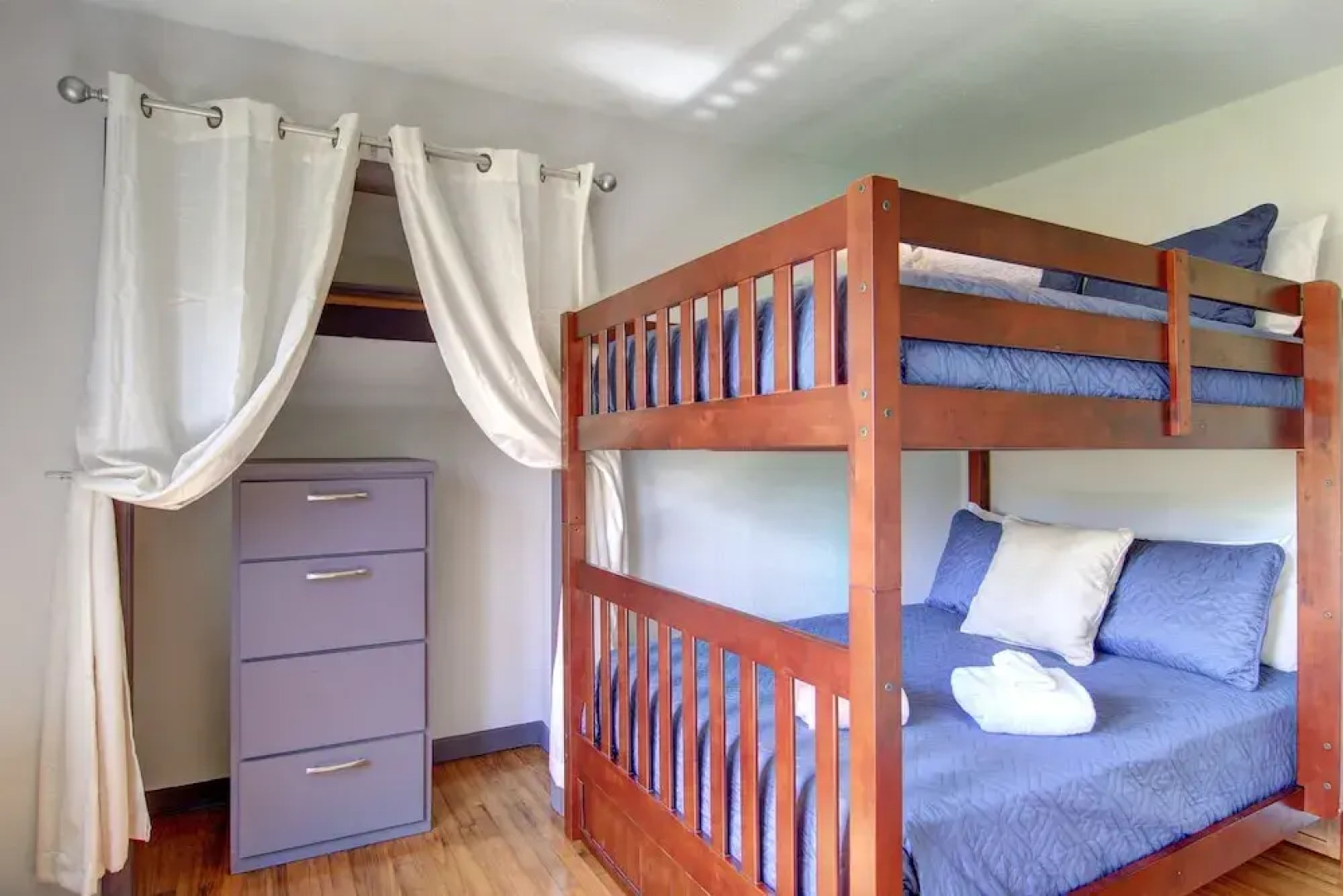 Pier Heaven 6031abc 9 Bedroom Home by RedAwning