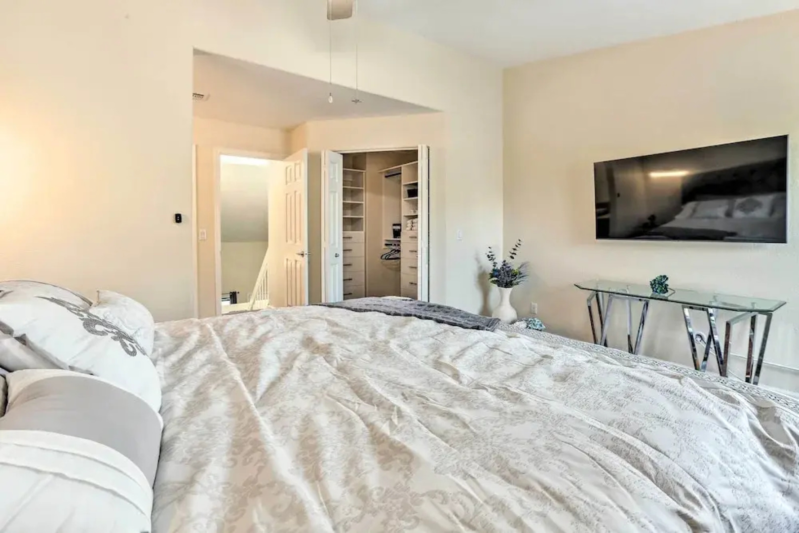 Gorgeous Tucson Getaway w/ Furnished Patio!