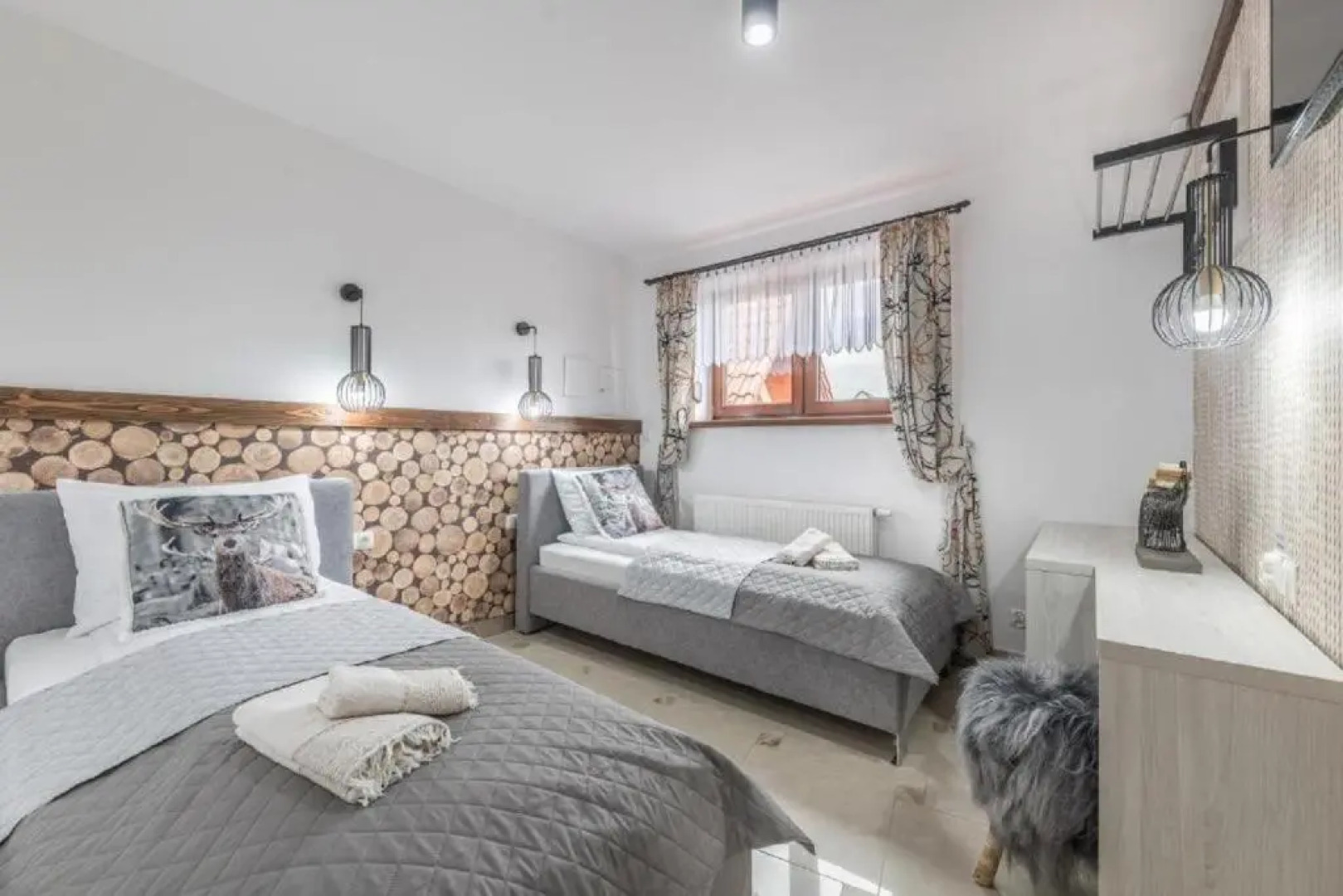 Biały Jelen Z Basenem I Jacuzzi