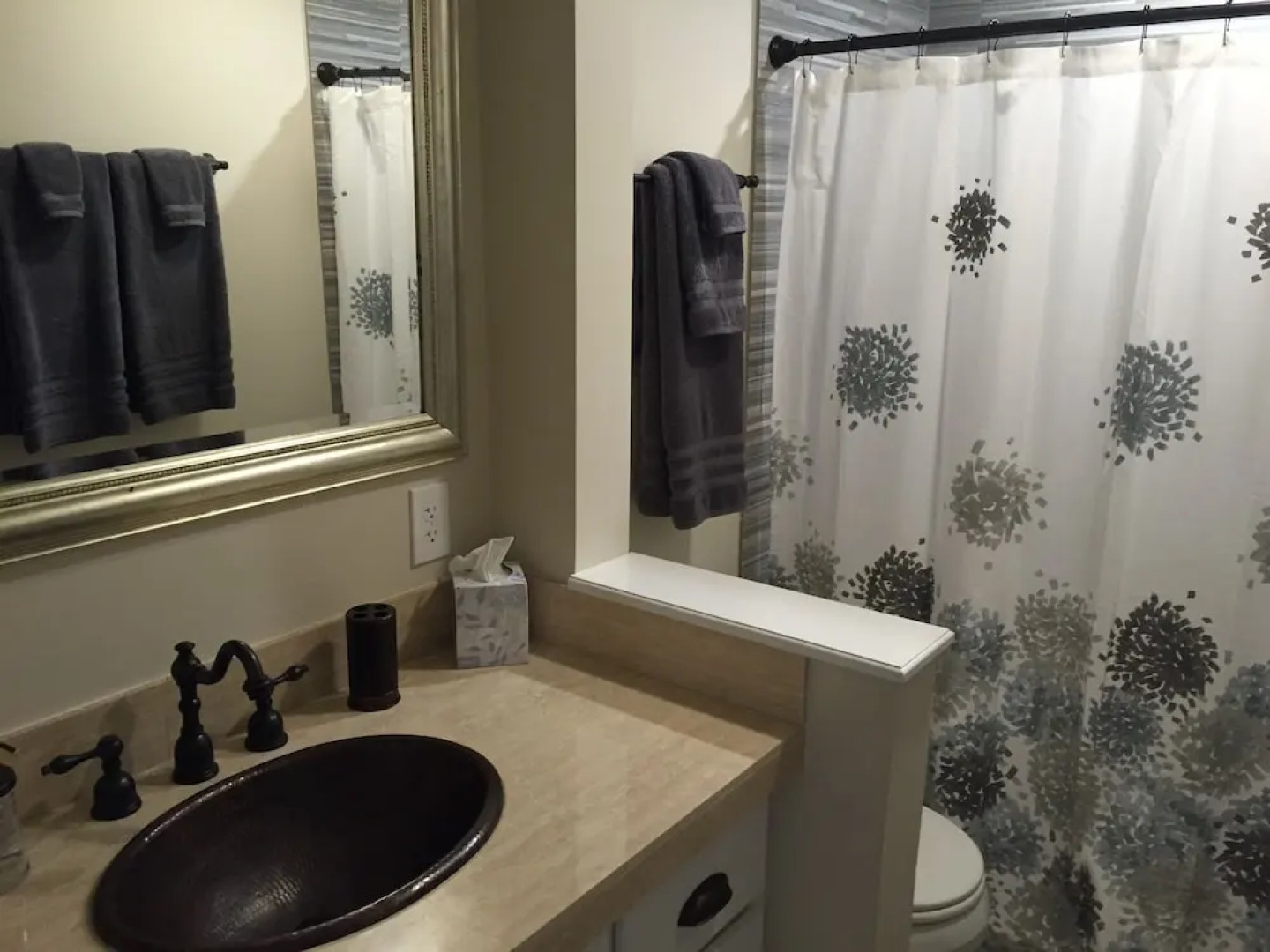 Royal Oak 111 2 Bedrooms 2 Bathrooms Condo