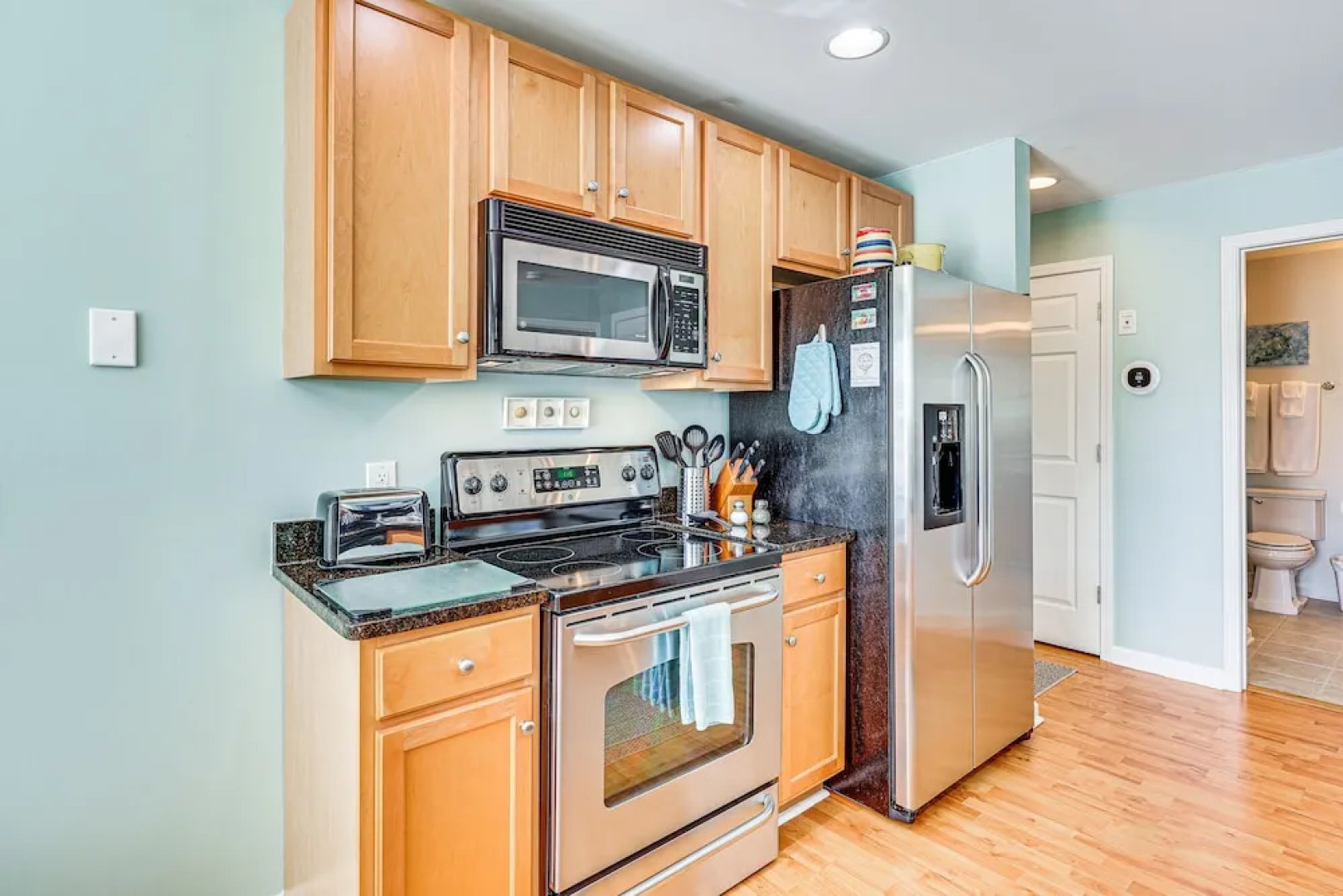 Marina & Beach Club Access: Condo in Southport