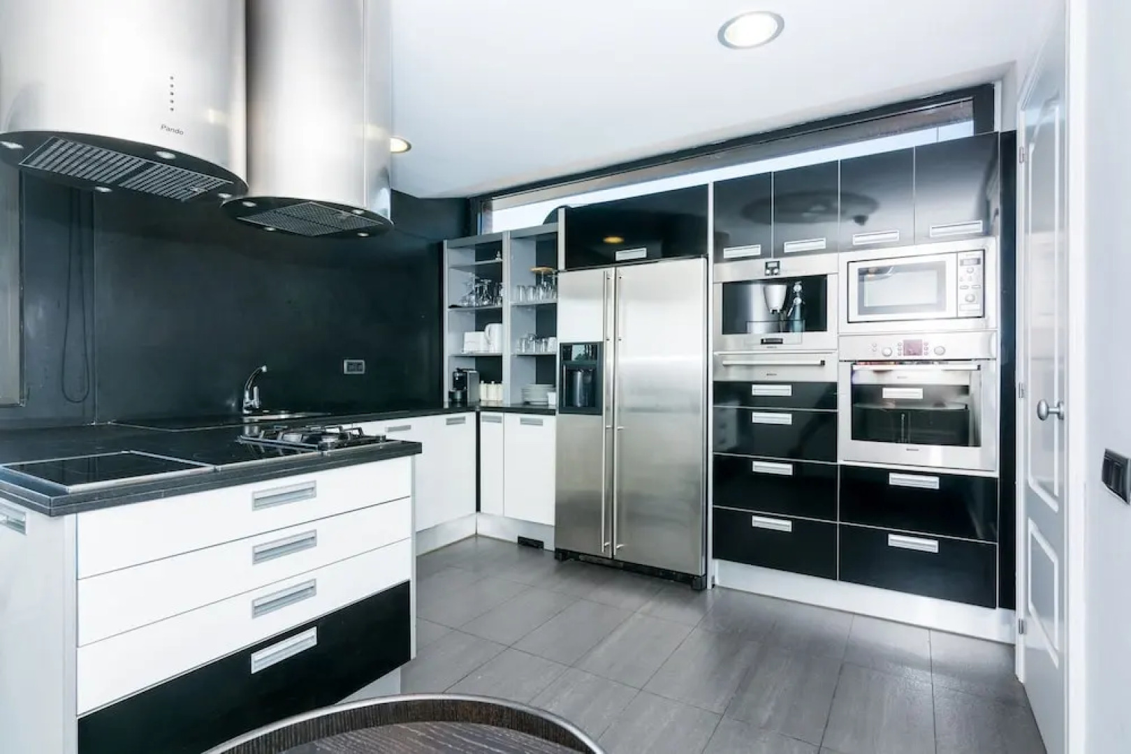 HomeHolidaysRentals Adonis