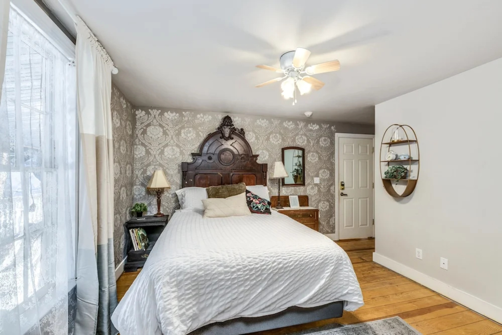 The Dutch Flat Hotel