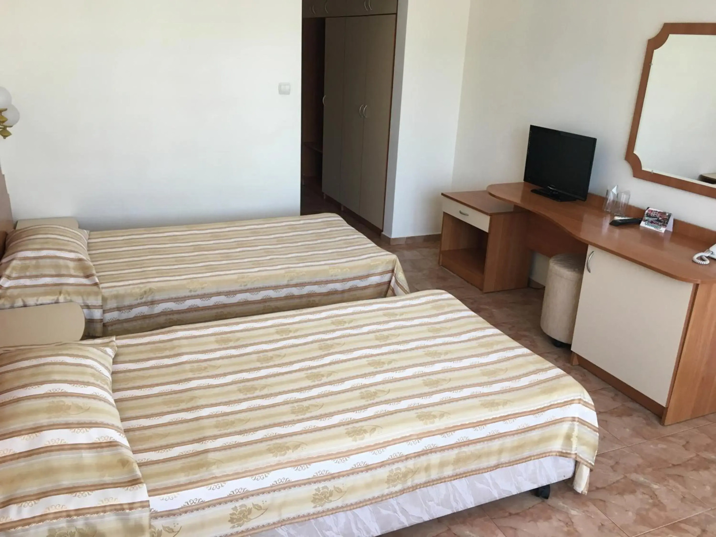 Oleander House And Tennis Club