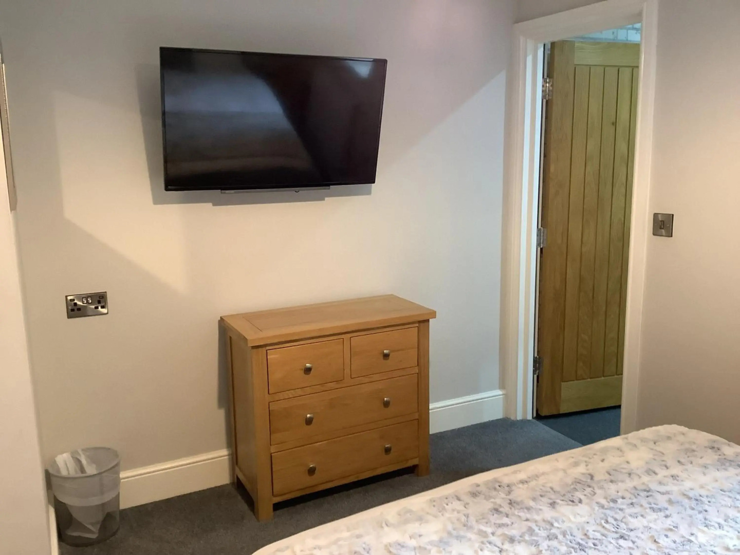 Jeffersons Hotel & Apartments