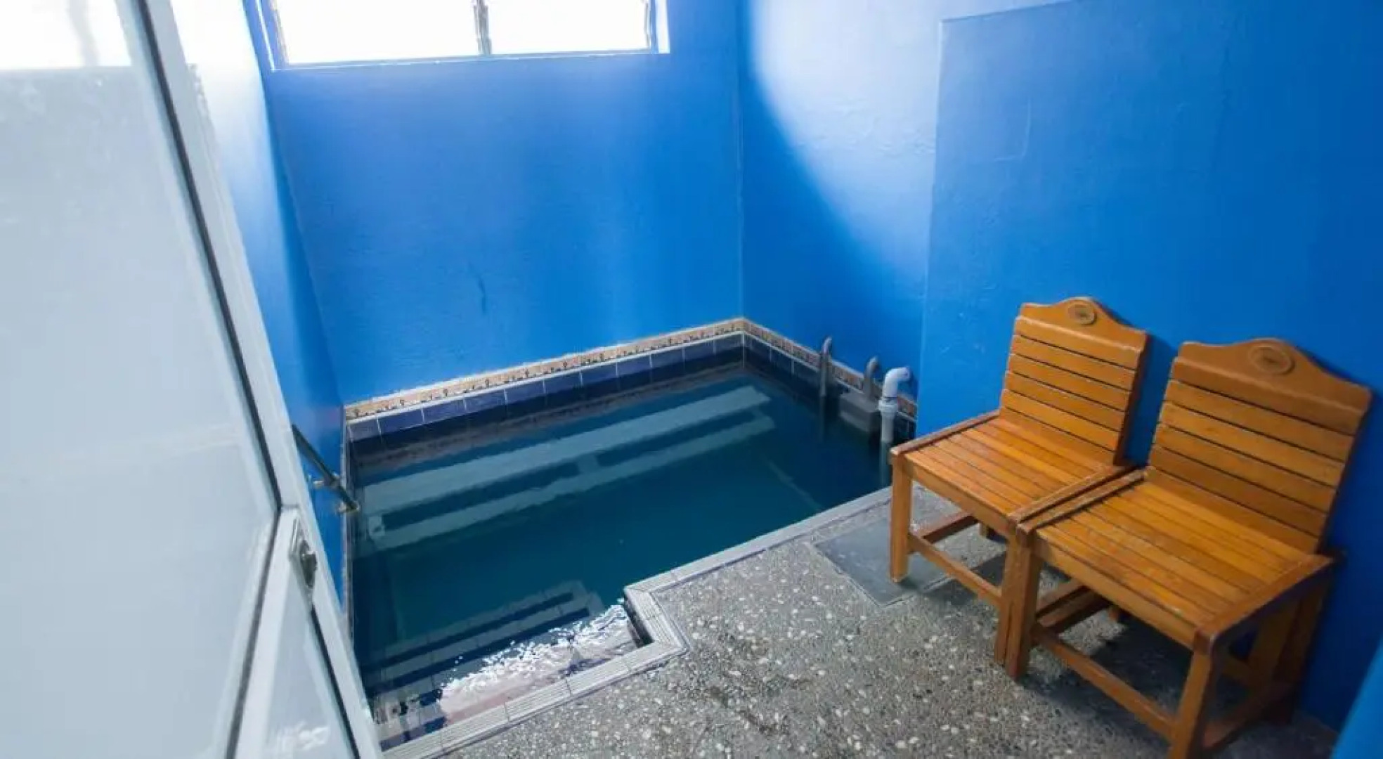 Absolute Lakeview Motel