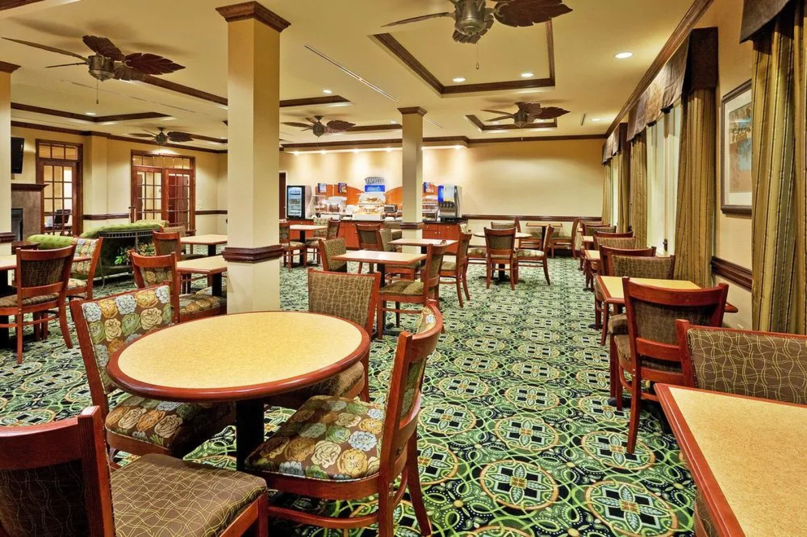Holiday Inn Express Hotel & Suites Millington-Memphis Area