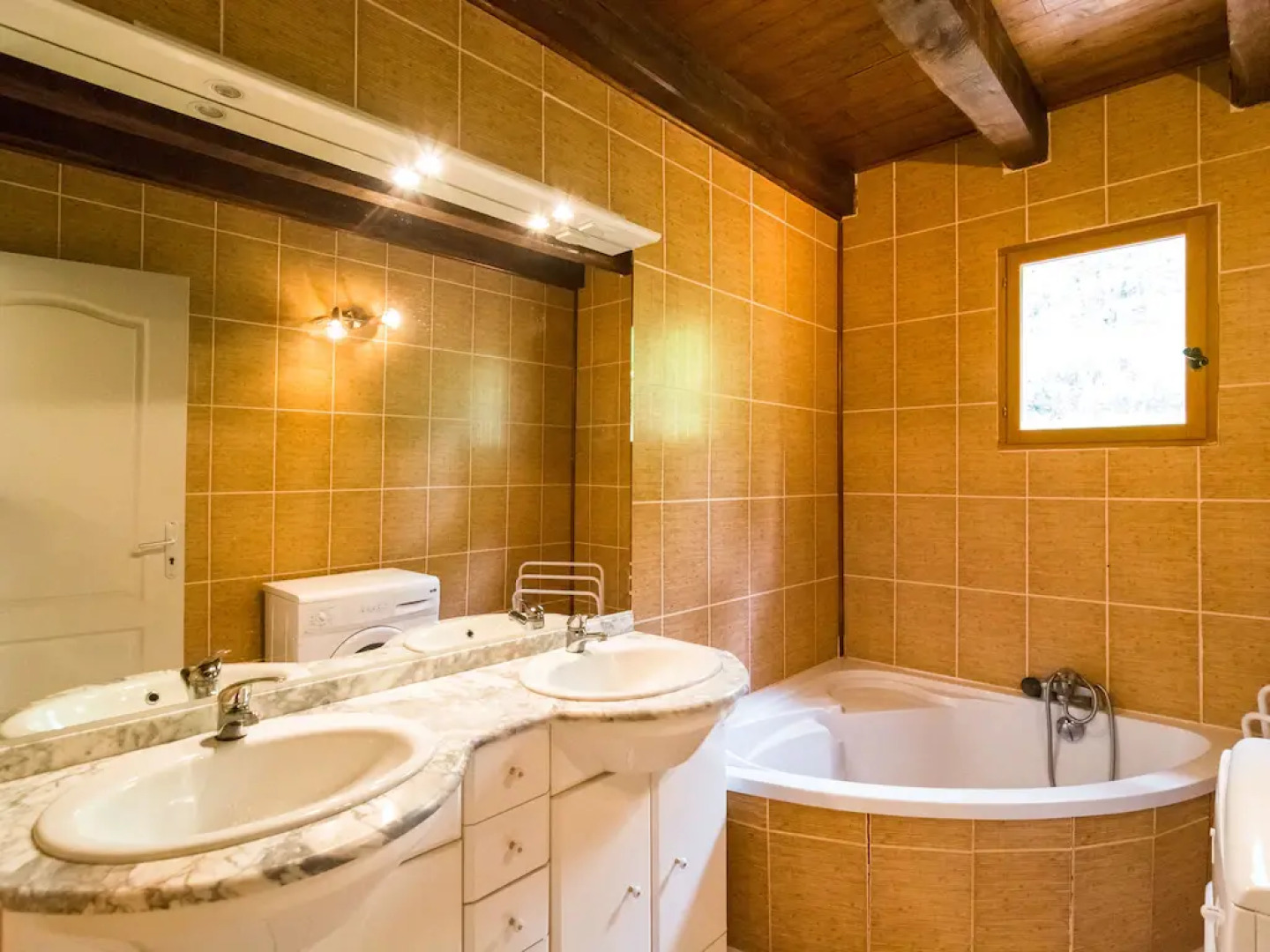 Quaint Holiday Home in Blanquefort-sur-Briolance with Private Pool